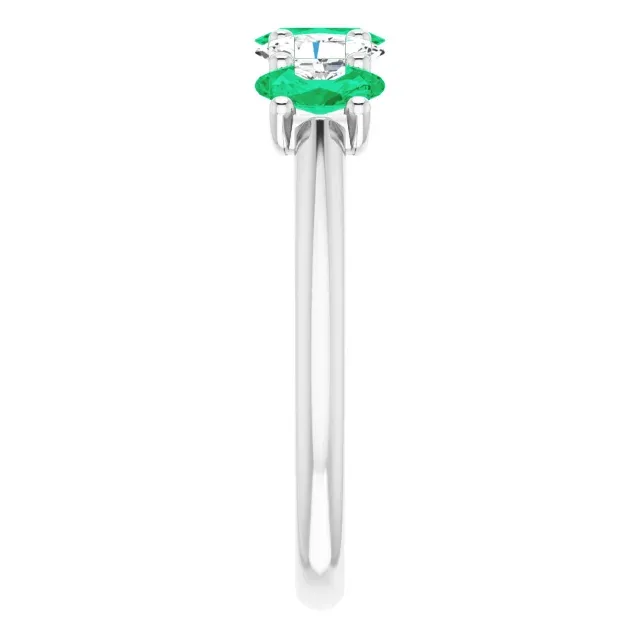 14KT GOLD 0.75 CTW EMERALD & 0.50 CTW DIAMOND OVAL 5 STONE BAND