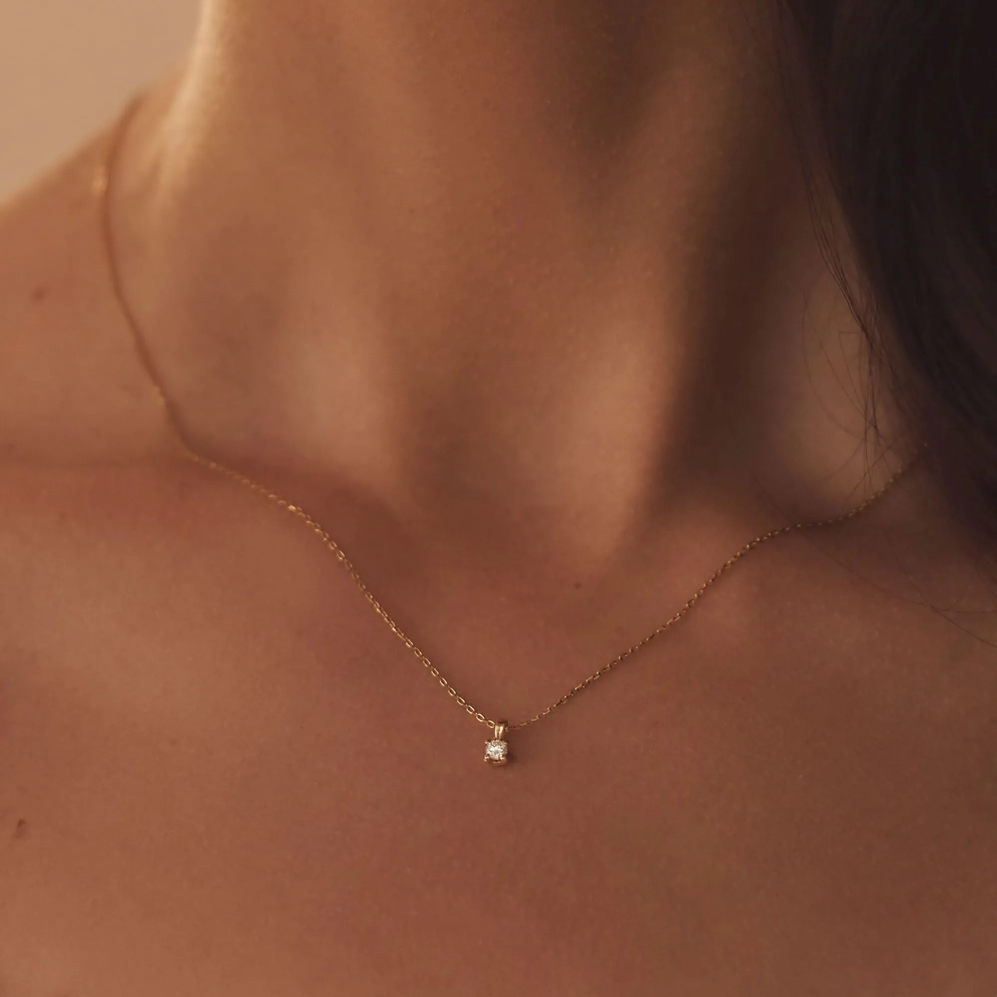 De la Paix Celesse 14 karat gold necklace with diamond 0.07 carat
