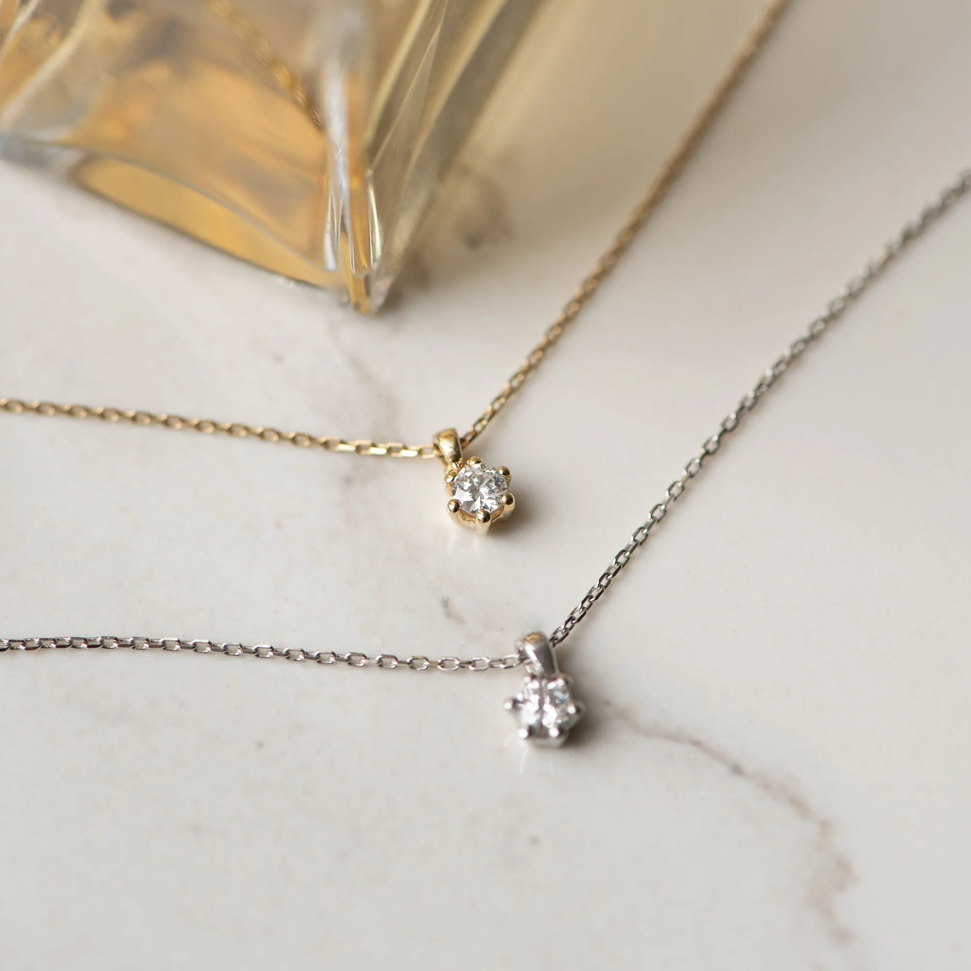 De la Paix Emily 14 karat gold necklace with diamond 0.05 carat