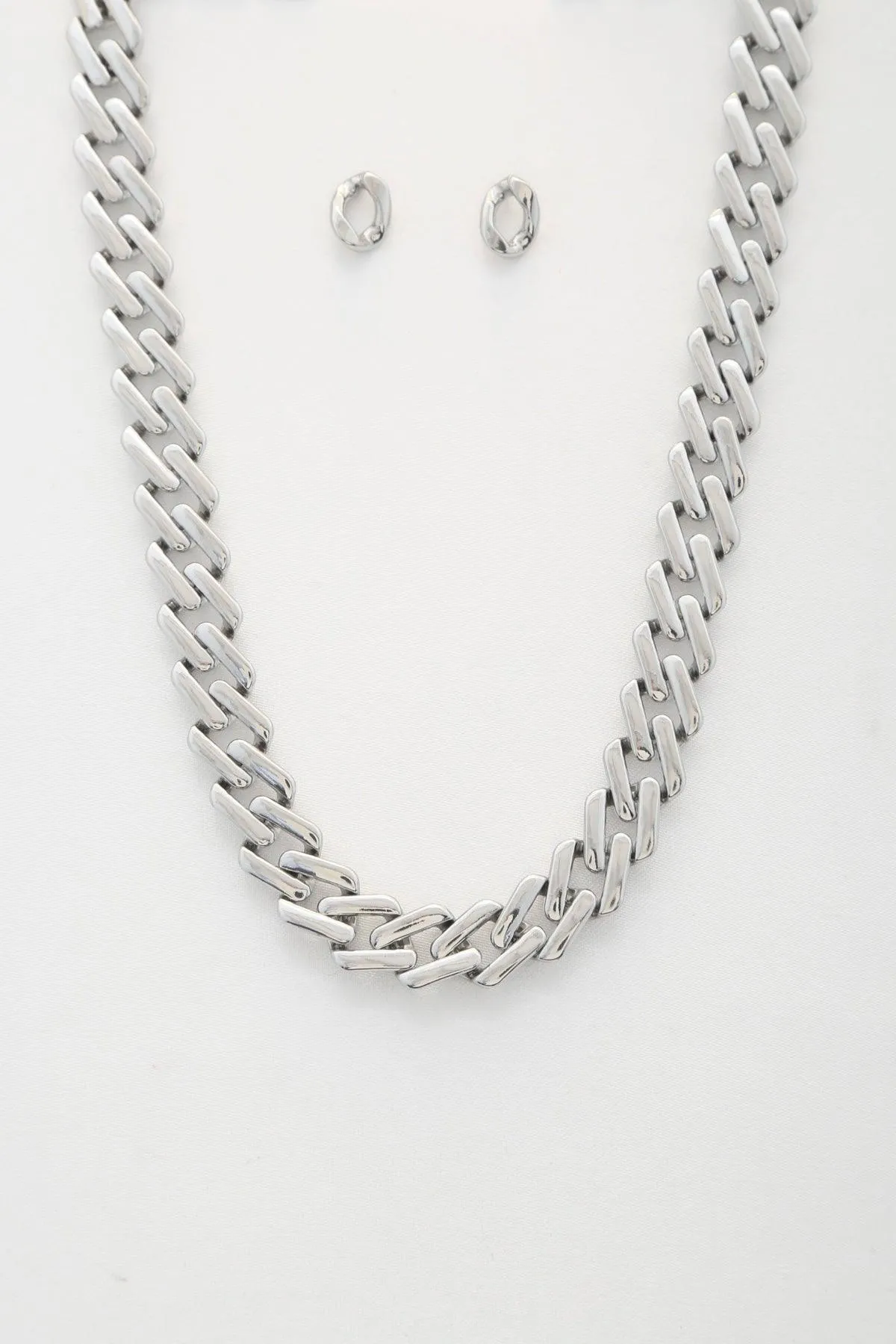 Rectangle Link Metal Necklace